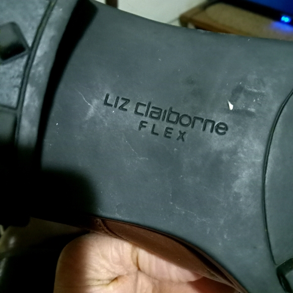 Liz Claiborne Flex "Leda" Lace Up Leather Ankle Boots - Picture 6 of 7